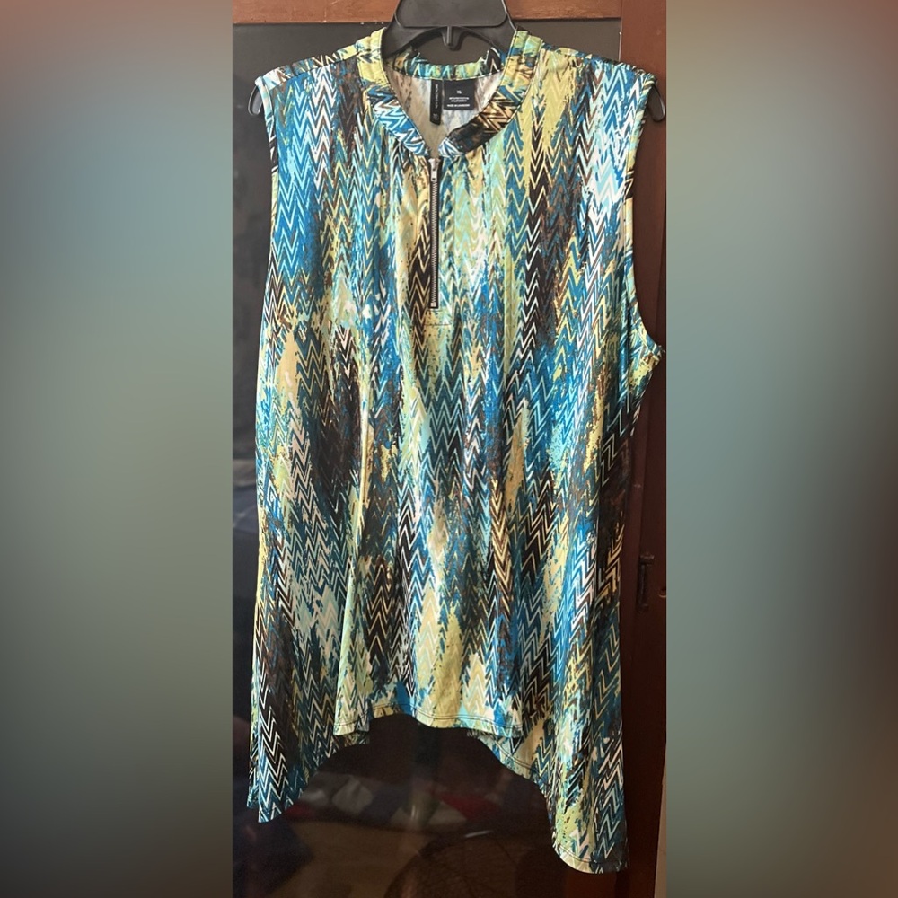 Sleeveless Chevron Print Top - Blue and Yellow